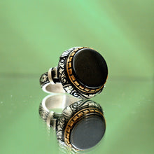 Görseli Galeri görüntüleyiciye yükleyin, Natural Black Amber Silver Ring
