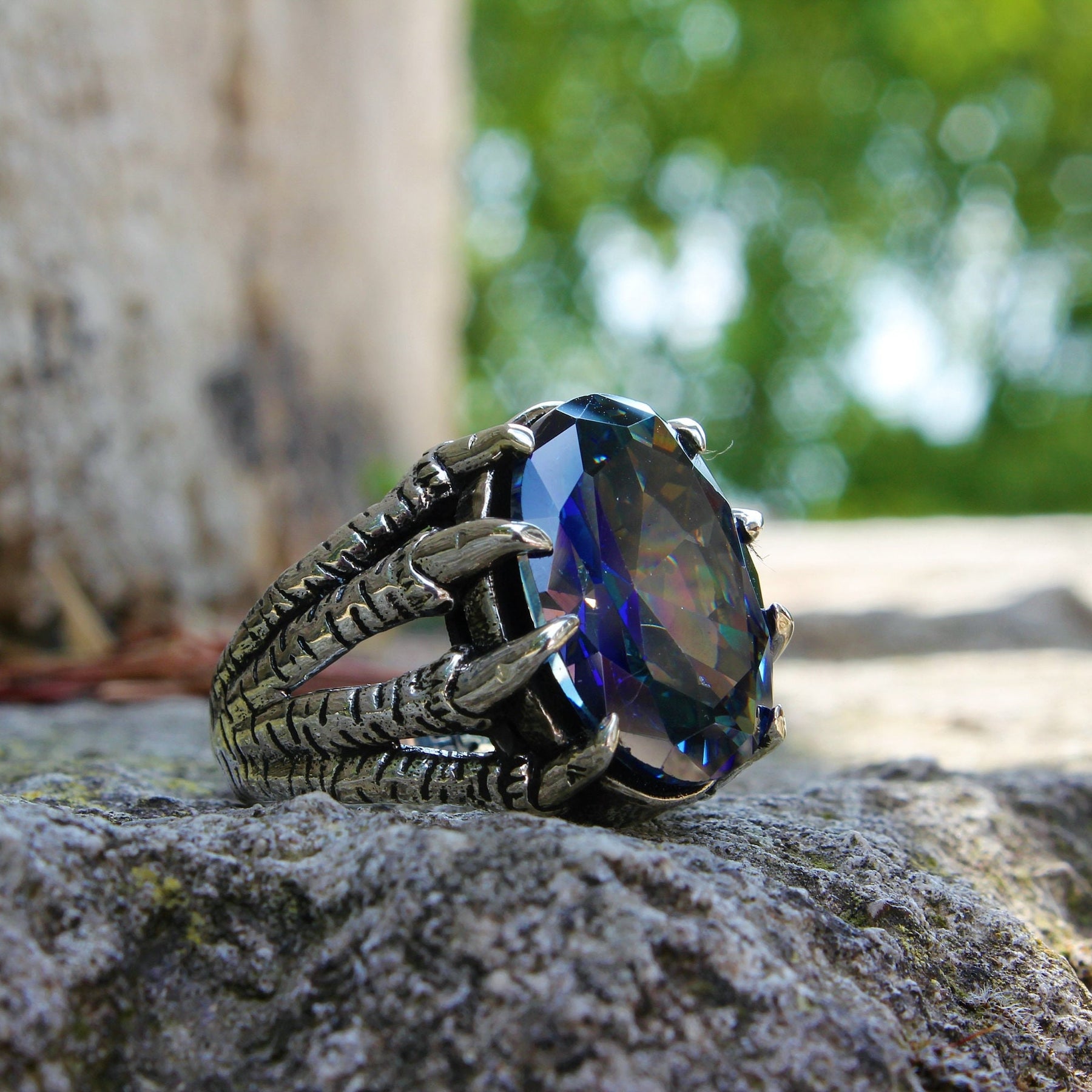 Claw Design Blue Zircon Ring