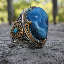 Görseli Galeri görüntüleyiciye yükleyin, Different Cut Blue Amber Silver Ring
