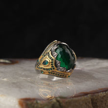 Görseli Galeri görüntüleyiciye yükleyin, Elegant Green Zircon Ring
