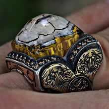 Görseli Galeri görüntüleyiciye yükleyin, Handmade Engraved Gemstone Ring Men
