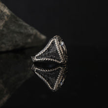 Görseli Galeri görüntüleyiciye yükleyin, Faceted Black Zircon Men Ring
