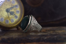 Görseli Galeri görüntüleyiciye yükleyin, Handmade Faceted Green Zircon Silver Ring
