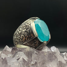 Görseli Galeri görüntüleyiciye yükleyin, Engraved Blue Paraiba Tourmaline Silver Ring
