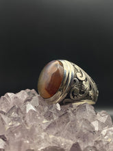 Görseli Galeri görüntüleyiciye yükleyin, Hand Engraved Brown Agate Silver Ring
