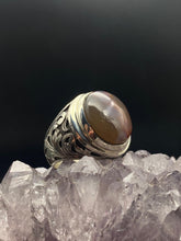 Görseli Galeri görüntüleyiciye yükleyin, Hand Engraved Brown Agate Silver Ring
