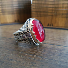 Görseli Galeri görüntüleyiciye yükleyin, Engraved Red Amber Sterling Silver Ring
