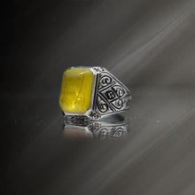 Görseli Galeri görüntüleyiciye yükleyin, Hand Engraved Original Yellow Amber Silver Ring
