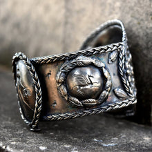 Görseli Galeri görüntüleyiciye yükleyin, Medusa Bracelet For Women
