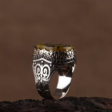 Görseli Galeri görüntüleyiciye yükleyin, Hand Engraved Yellow Amber Silver Ring
