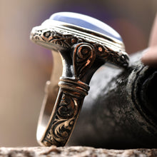 Görseli Galeri görüntüleyiciye yükleyin, Unique Engraved Blue Agate Silver Ring
