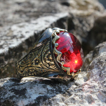 Görseli Galeri görüntüleyiciye yükleyin, Red Zircon Sterling Silver Ring
