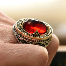 Görseli Galeri görüntüleyiciye yükleyin, Round Red Zircon Silver Ring
