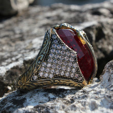 Görseli Galeri görüntüleyiciye yükleyin, Sword Red Zircon Silver Ring
