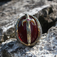 Görseli Galeri görüntüleyiciye yükleyin, Sword Red Zircon Silver Ring
