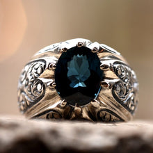 Görseli Galeri görüntüleyiciye yükleyin, Engraved Blue Topaz Silver Ring
