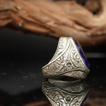 Görseli Galeri görüntüleyiciye yükleyin, Engraved Handmade Lapis Lazuli Silver Ring
