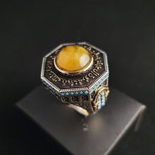 Görseli Galeri görüntüleyiciye yükleyin, Handmade Dome Of Rock Amber Ring
