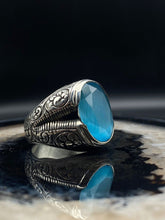 Görseli Galeri görüntüleyiciye yükleyin, Engraved Blue Paraiba Tourmaline Silver Ring
