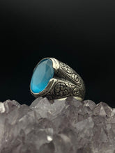 Görseli Galeri görüntüleyiciye yükleyin, Engraved Blue Paraiba Tourmaline Silver Ring
