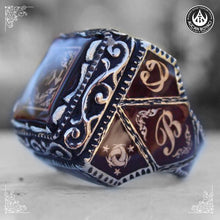 Görseli Galeri görüntüleyiciye yükleyin, Black Amber Calligraphy Ring
