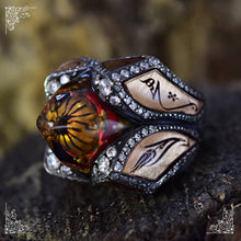 Görseli Galeri görüntüleyiciye yükleyin, Handengraved Unique Gemstone Ring
