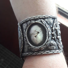 Görseli Galeri görüntüleyiciye yükleyin, Medusa Bracelet For Women
