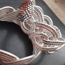 Görseli Galeri görüntüleyiciye yükleyin, Handmade Silver Braid Bracelet for Women
