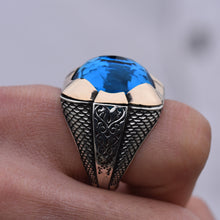 Görseli Galeri görüntüleyiciye yükleyin, Simple Large Blue Zircon Silver Ring
