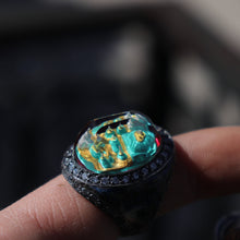 Görseli Galeri görüntüleyiciye yükleyin, Unique Gemstone Handcarved Ring
