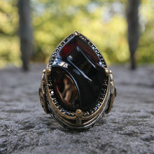 Görseli Galeri görüntüleyiciye yükleyin, Red Gemstone Silver Ring
