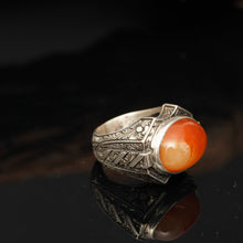 Görseli Galeri görüntüleyiciye yükleyin, Engraved Sterling Silver Agate Ring
