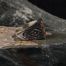 Görseli Galeri görüntüleyiciye yükleyin, Hand Engraved Sterling Silver Ring
