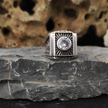 Görseli Galeri görüntüleyiciye yükleyin, Handmade Sterling Silver Solitaire Ring
