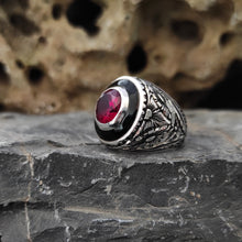 Görseli Galeri görüntüleyiciye yükleyin, Engraved Red Zircon Stone Ring
