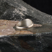 Görseli Galeri görüntüleyiciye yükleyin, Yin Yang Sterling Silver Ring
