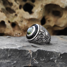 Görseli Galeri görüntüleyiciye yükleyin, Green Zircon Silver Men&#39;s Ring
