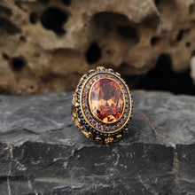 Görseli Galeri görüntüleyiciye yükleyin, Baroque Style Champagne Zircon Ring
