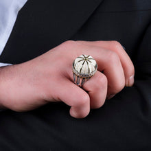 Görseli Galeri görüntüleyiciye yükleyin, White Amber Dome Ring
