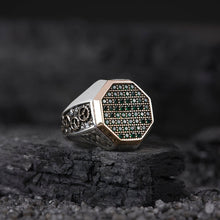 Görseli Galeri görüntüleyiciye yükleyin, Classy Green Zircon Silver Ring
