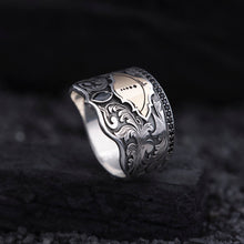 Görseli Galeri görüntüleyiciye yükleyin, Elegant Black Onyx Band Silver Ring
