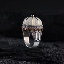 Görseli Galeri görüntüleyiciye yükleyin, White Amber Dome Ring
