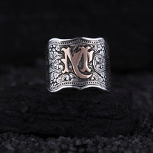 Görseli Galeri görüntüleyiciye yükleyin, Unique Engraved Initial Silver Ring
